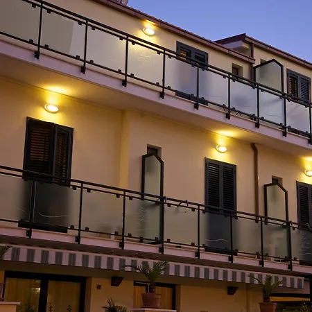 Sirena Отель Пинето