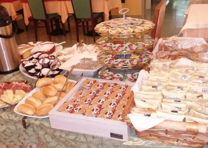 Отель Sirena 2*